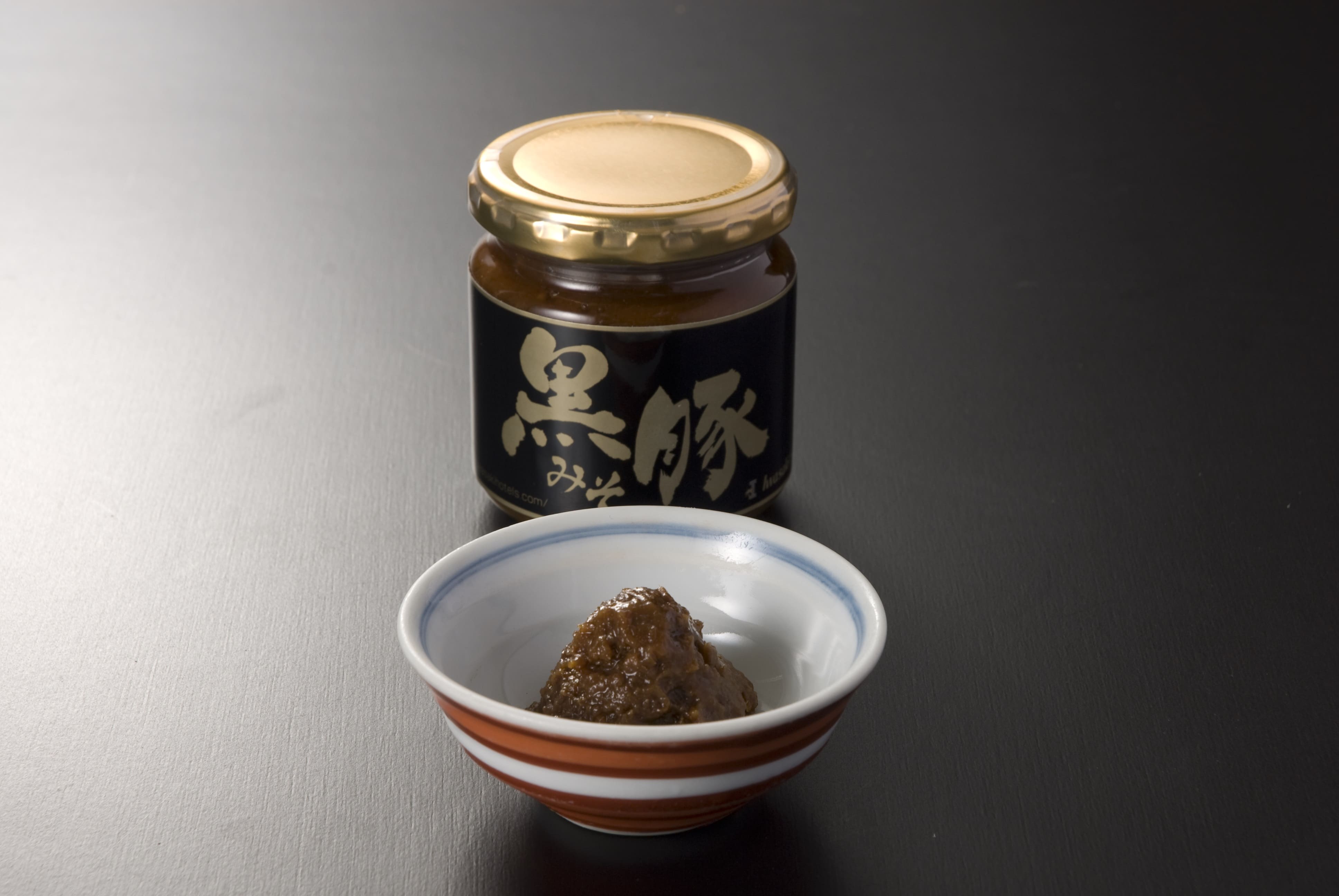鹿児島　岩崎屋　いわさきや　白露　黒豚みそ・鰹みそセット