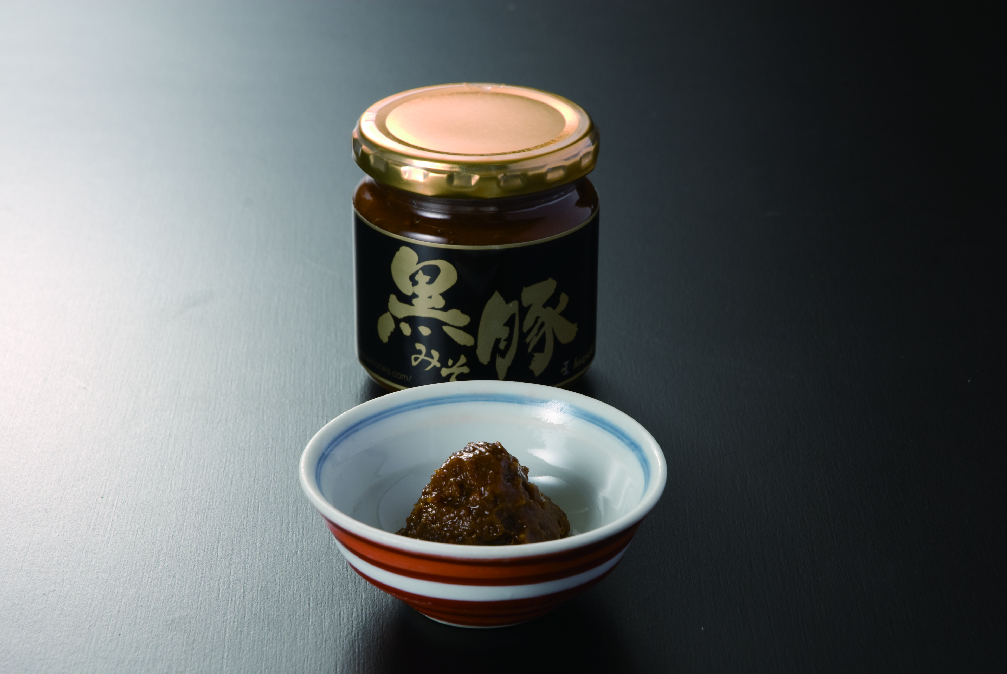 鹿児島　岩崎屋　いわさきや　白露焼酎＆おつまみセット　白露黒麹・黒豚みそ鰹みそセット