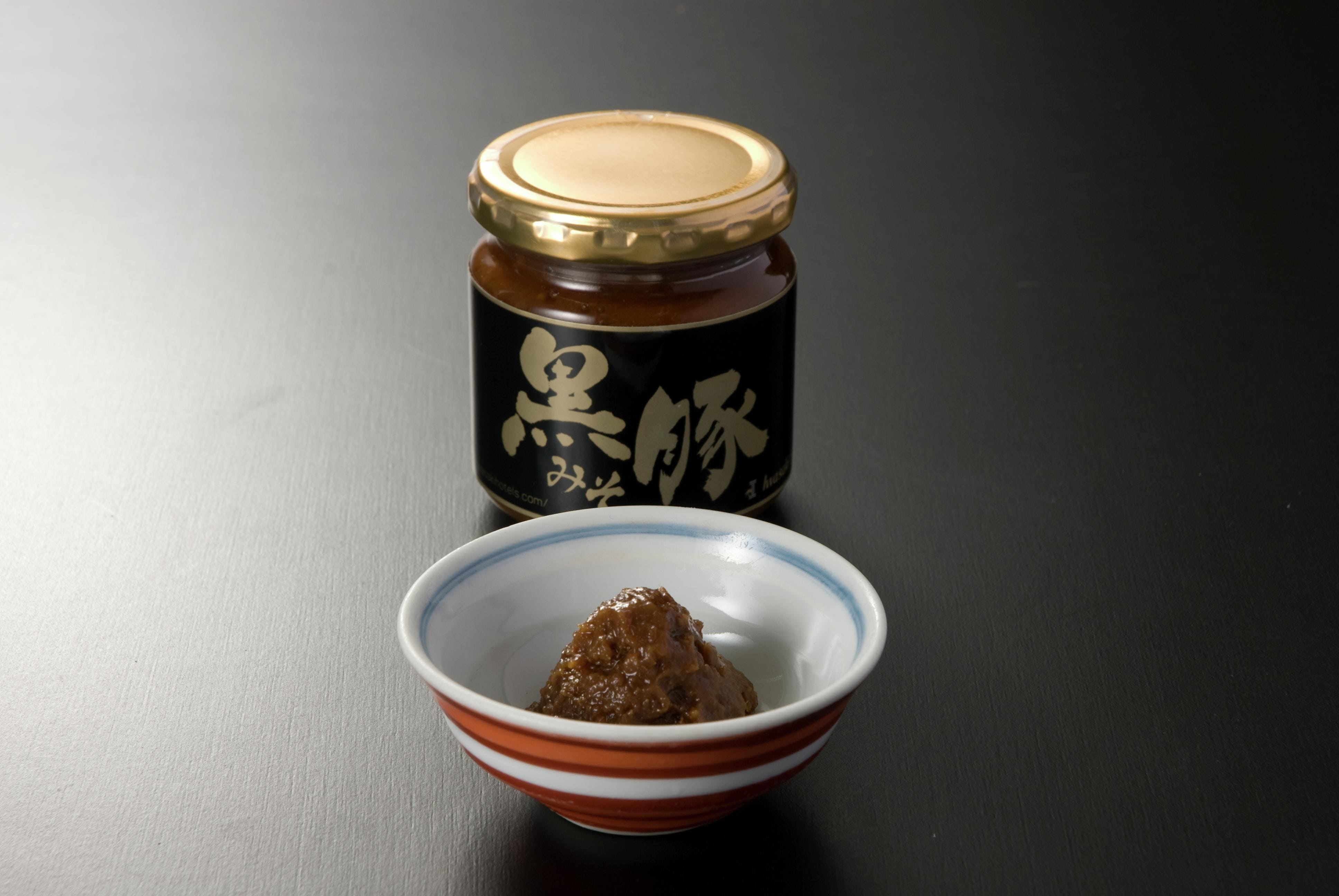 鹿児島　岩崎屋　いわさきや　黒豚・鰹みそセット
